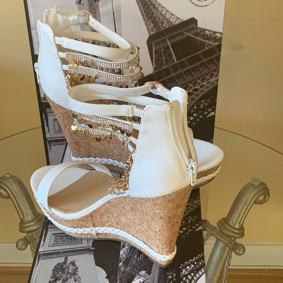 Brand new Summer Sandals with embellished trinkets.  Look good without effort! - Picture 7 of 9